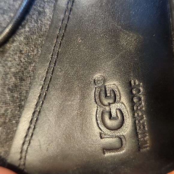 UGG Emalie waterproof wedge ankle bootie, black, size 8 - Picture 8 of 12